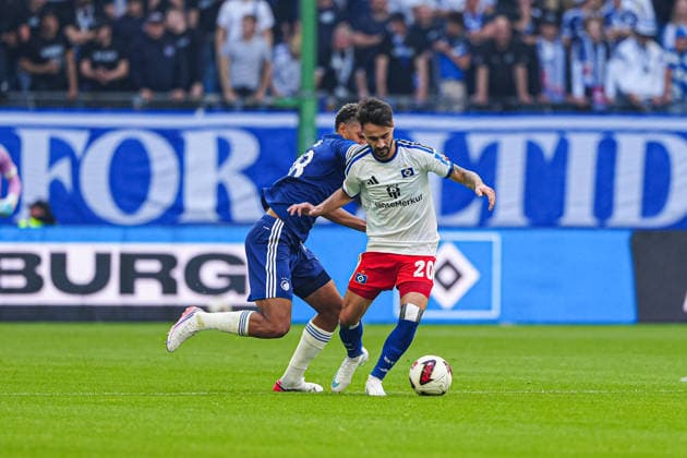 Hunor Németh, FC Copenhagen, 28; Fabio Vieira, Hamburger SV, 20 GER; Hamburger SV vs. FC Copenhagen, soccer, friendly match, 2026–2027 season, October 4, 2026 GER, Hamburger SV vs. FC Copenhagen, soccer, friendly match, 2026–2027 season, October 4, 2026 Hamburg Copyright: xEibner-Pressefoto MarcelxvonxFehrnx EP_MFN