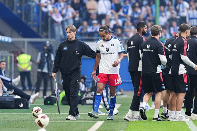 Yussuf Poulsen, Hamburger SV, 15, had to be substituted due to injury GER, Hamburger SV vs. FC Copenhagen, Soccer, Friendly, 2026–2027 Season, October 4, 2026 GER, Hamburger SV vs. FC Copenhagen, Soccer, Friendly, 2026–2027 season, October 4, 2026 Hamburg Copyright: xEibner-Pressefoto MarcelxvonxFehrnx EP_MFN
