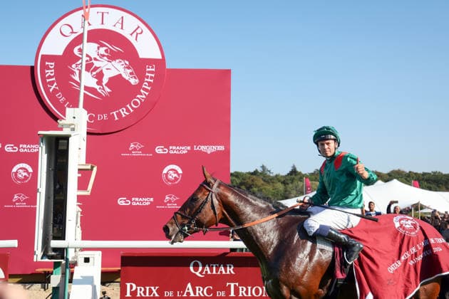 October 4, 2026, Longchamp, Paris, FRA Daryz with Mickael Barzalona aboard after winning the Qatar Prix de l Arc de Triomphe at the ParisLongchamp racetrack Horse, Jockey, Daryz, Barzalona, Victory 261004D545LONGCHAMP JPG