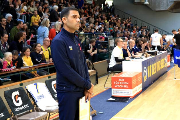 October 4, 2026, Germany, GER, DEU, Basketball, DBBL, 1st Bundesliga, Day 1, 2026–2027 Season, Berlin, ALBA Berlin vs. Marburg Head Coach Cristo Cabrera ALBA Berlin nordphoto GmbH Engler Berlin Soemmeringhalle Berlin Germany Copyright: xNordphotox xEnglerx