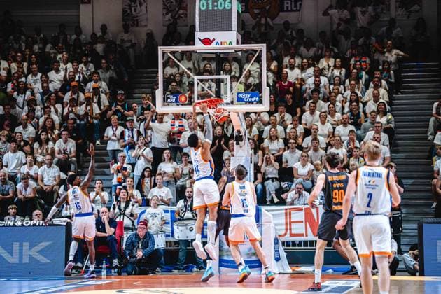 easycredit BBL Basketball Bundesliga 2026–2027, Matchday 4: Science City Jena vs. NINERS Chemnitz on October 4, 2026; Ira Lee (Jena) dunk at Sparkassen Arena