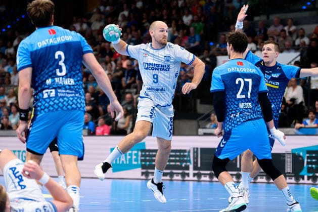 Stuttgart HBL 26 27 TVB Stuttgart TBV Lemgo (from left): Max Häfner (Haefner) Stuttgart, Christian O Sullivan TBV Lemgo, Philipp Meyer Stuttgart Bittenfeld Porsche Arena Baden-Württemberg, Germany