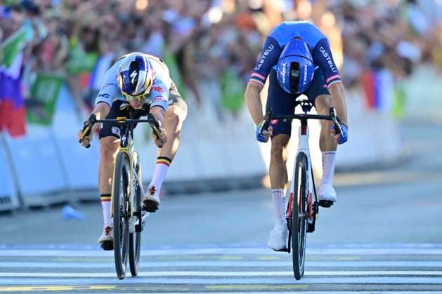 UEC 2026 Road European Championships Ljubljana 04 10 2026 LJUBLJANA, SLOVENIA - OCTOBER 04 : Evenepoel Remco (BEL) wins in front of Ciccone Giulio (ITA) during the Men Elite cycling road race at the 2026 UEC Road European Championships Ljubljana, an UCI Continental Championships cycling race of 196,3 km with start in Ljubljana and finish in Sencur on October 4, 2026 in Ljubljana, Slovenia, 04 10 2026 Ljubljana Slovenia  Copyright: xJanxDexMeuleneirx