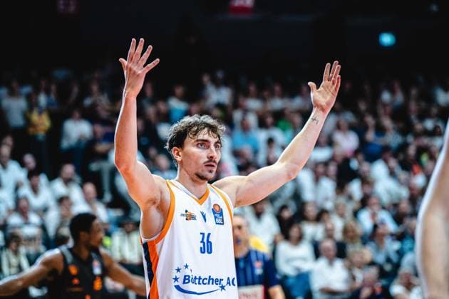 easycredit BBL Basketball Bundesliga 2026–2027, Matchday 4: Science City Jena vs. NINERS Chemnitz on October 4, 2026; Kristofer Krause (Jena), looking dissatisfied, arms raised; portrait at Sparkassen Arena