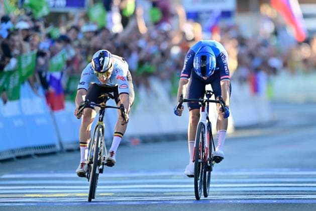 UEC 2026 Road European Championships Ljubljana 04 10 2026 LJUBLJANA, SLOVENIA - OCTOBER 04 : Evenepoel Remco (BEL) wins in front of Ciccone Giulio (ITA) during the Men Elite cycling road race at the 2026 UEC Road European Championships Ljubljana, an UCI Continental Championships cycling race of 196,3 km with start in Ljubljana and finish in Sencur on October 4, 2026 in Ljubljana, Slovenia, 04 10 2026 Ljubljana Slovenia  Copyright: xJanxDexMeuleneirx