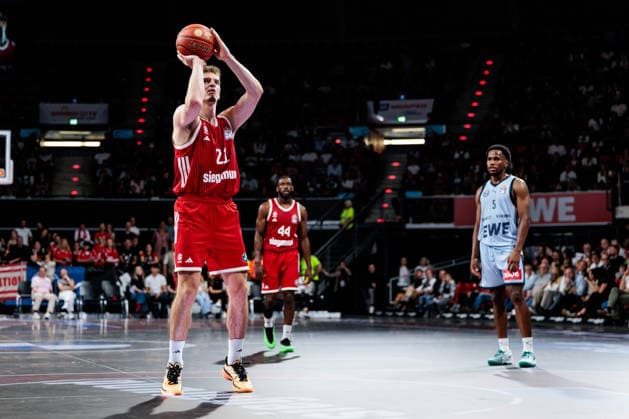 easyCredit Basketball Bundesliga: FC Bayern Munich vs. EWE Baskets Oldenburg, October 4, 2026; Justus Hollatz of FC Bayern Munich, age 21, at the free-throw line; easyCredit Basketball Bundesliga: FC Bayern Munich vs. EWE Baskets Oldenburg, Munich, BMW Park, October 4, 2026 Copyright: xBEAUTIFULxSPORTS Wunderlx
