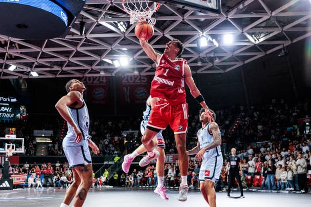 easyCredit Basketball Bundesliga FC Bayern Munich EWE Baskets Oldenburg October 4, 2026 Oscar Da Silva of FC Bayern Munich dunks the ball easyCredit Basketball Bundesliga FC Bayern Munich EWE Baskets Oldenburg, Munich, BMW Park on October 4, 2026 Copyright: xBEAUTIFULxSPORTS Wunderlx