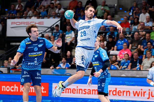 Stuttgart HBL 26 27 TVB Stuttgart TBV Lemgo (from left) Max Häfner (Haefner) Stuttgart, Hendrik Wagner TBV Lemgo Bittenfeld Porsche Arena Baden-Württemberg Germany