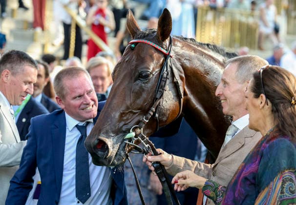 October 4, 2026, Paris, USA: Daryz (1) ridden by Mickael Barzalona wins the Qatar Prix de lÃ¢â‚¬â ¢arc de Triomphe (Group 1) at Longchamp Racecourse in Paris, France on October 4, 2026. Eclipse Sportswire CSM Paris USA - ZUMAcs17 20261004_faf_cs17_086 Copyright: xSandraxScherningx