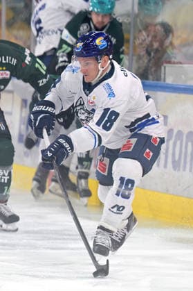 Laurin Braun, EC Kassel Huskies, 18 on the puck: Bietigheim Steelers vs. EC Kassel Huskies, ice hockey, DEL 2, 6th regular-season game, 2026–2027 season, October 4, 2026, Bietigheim Steelers vs. EC Kassel Huskies, Ice Hockey, DEL 2, 6th Regular Season Game, 2026–2027 Season, October 4, 2026, Bietigheim Copyright: xEibner-Pressefotox EP_TBR