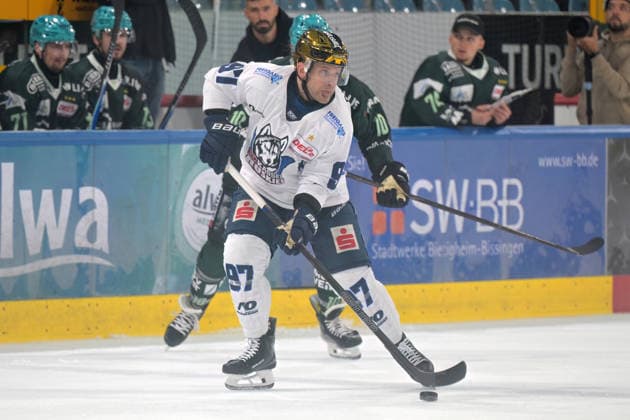Matt White, EC Kassel Huskies, 97 on the puck: Bietigheim Steelers vs. EC Kassel Huskies, Ice Hockey, DEL 2, Game 6 of the regular season, 2026–2027 season, October 4, 2026, Bietigheim Steelers vs. EC Kassel Huskies, Ice Hockey, DEL 2, 6th Regular Season Game, 2026–2027 Season, October 4, 2026, Bietigheim Copyright: xEibner-Pressefotox EP_TBR