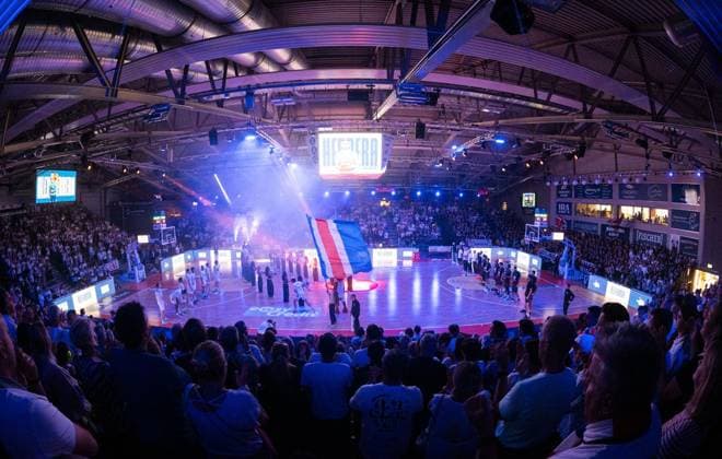 BASKETBALL EASYCREDIT BBL MATCHDAY 4 SCIENCE CITY JENA NINERS CHEMNITZ ** FOR EDITORIAL USE ONLY ** EDITORIAL USE ONLY ** Oct. 4, 2026 Jena Basketball easyCredit BBL 1 Basketball Bundesliga 2026–2027 Season Matchday 4 Sparkassen Arena Science City Jena NINERS Chemnitz in the photo: Teams entering the court Germany Thuringia Jena Copyright SaschaxFromm Copyright: SaschaxFromm doc87vvx7p4odzlwr7trui ,EDITORIAL USE ONLY Copyright: SaschaxFromm