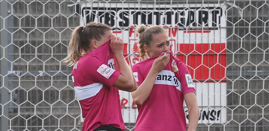 Stuttgart, Google Pixel Women s Bundesliga: VfB Stuttgart vs. Union Berlin; from left: Greta Stegemann, Janina Hechler, VfB