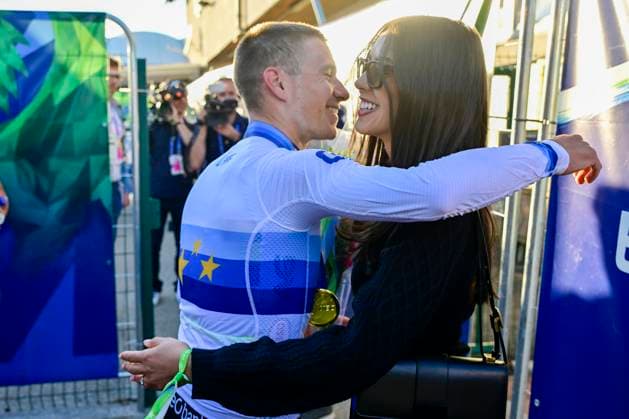 UEC 2026 Road European Championships Ljubljana 04 10 2026 LJUBLJANA, SLOVENIA - OCTOBER 04 : Evenepoel Remco (BEL) celebrates the victory with his wife Oumi after the Men Elite cycling road race at the 2026 UEC Road European Championships Ljubljana, an UCI Continental Championships cycling race of 196,3 km with start in Ljubljana and finish in Sencur on October 4, 2026 in Ljubljana, Slovenia, 04 10 2026 Ljubljana Slovenia  Copyright: xJanxDexMeuleneirx