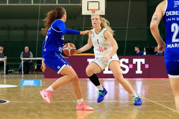 October 4, 2026, Germany, GER, DEU, Basketball, DBBL, 1st Bundesliga, Day 1, 2026–2027 Season, Berlin, ALBA Berlin vs. Marburg, Tara Wallack (ALBA Berlin 1), Amelia Sophia Hassett (BC Marburg 22), nordphoto GmbH, Engler Berlin, Soemmeringhalle, Berlin, Germany Copyright: xNordphotox xEnglerx