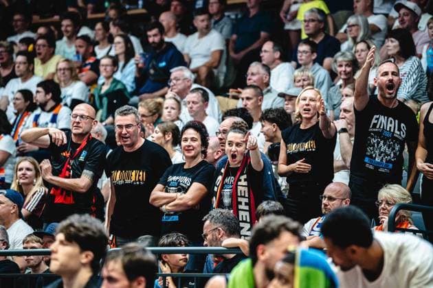 easycredit BBL Basketball Bundesliga 2026–2027, Matchday 4: Science City Jena vs. NINERS Chemnitz on October 4, 2026. The fans who traveled from Chemnitz are creating a great atmosphere at Sparkassen Arena.