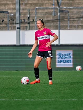 Cropped image of Janina Hechler (VfB Stuttgart), age 16, with the ball; full-body single shot; archive; cropped; GER; soccer; VfB Stuttgart vs. 1. FC Union Berlin; Google Pixel Women s Bundesliga; Matchday 6; Stuttgart; 2026–2027 season, October 4, 2026 GER, soccer, VfB Stuttgart vs. 1. FC Union Berlin, Google Pixel Women’s Bundesliga, Matchday 6, Stuttgart, 2026–2027 season, October 4, 2026 Stuttgart Copyright: xCarstenxSchweringx EP_CSG