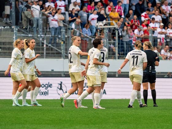 Goal to make it 0–4 by Lina Hausicke, 1. FC Union Berlin, 32, center-left; goal celebration with the team; cheering, joy, emotion, team celebration, gestures, GER, soccer, VfB Stuttgart vs. 1. FC Union Berlin, Google Pixel Women s Bundesliga, Matchday 6, Stuttgart, 2026–2027 season, October 4, 2026 GER, soccer, VfB Stuttgart vs. 1 FC Union Berlin, Google Pixel Women’s Bundesliga, Matchday 6, Stuttgart, 2026–2027 season, October 4, 2026, Stuttgart Copyright: xCarstenxSchweringx EP_CSG