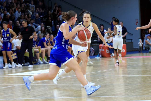 October 4, 2026, Germany, GER, DEU, Basketball, DBBL, 1st Bundesliga, Day 1, 2026–2027 Season, Berlin, ALBA Berlin vs. Marburg, Lena Gohlisch (ALBA Berlin 12), Lillian Christine Meister (BC Marburg 52), nordphoto GmbH, Engler Berlin, Soemmeringhalle, Berlin, Germany Copyright: xNordphotox xEnglerx