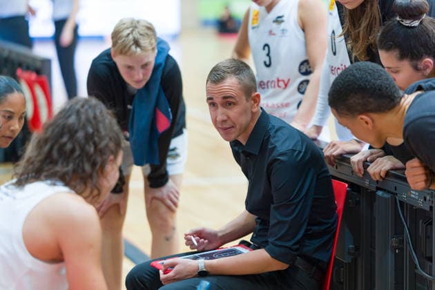 Jesper Sundberg Luchse, Head Coach, timeout, Halfit Lions vs. TK Hannover Luchse, women s basketball, 1st Bundesliga, DBBL, Matchday 1 of the 2026–27 season, April 10, 2026, SWH Arena, Halle, Saxony-Anhalt, Germany