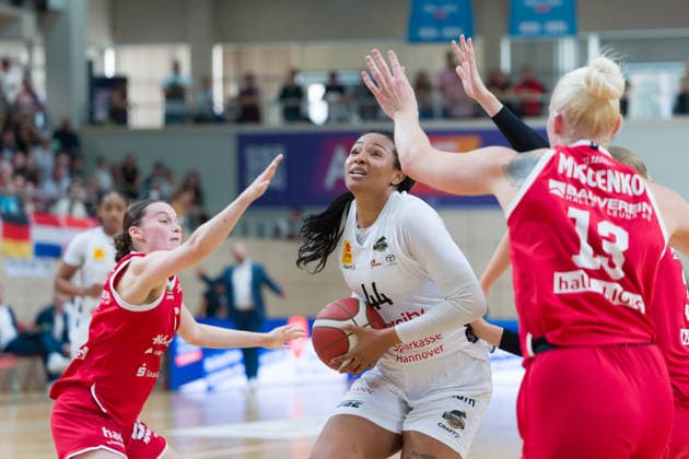 Nicole Brochlitz (Lions), 6, Alyssa Brown (Luchse), 44, Marta Miscenko (Lions), 13, Halfit Lions vs. TK Hannover Luchse, Women s Basketball, 1st Bundesliga, DBBL, Matchday 1 of the 2026–27 season, April 10, 2026, SWH Arena, Saxony-Anhalt, Germany