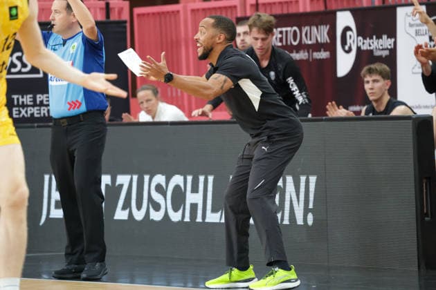 Tim Black, Nuremberg Falcons, Head Coach, GER, Tigers Tübingen vs. Nuremberg Falcons, Basketball, ProA, Matchday 3, 2026–2027 Season, October 4, 2026, GER, Tigers Tübingen vs. Nuremberg Falcons, Basketball, ProA, Matchday 3, 2026–2027 Season, October 4, 2026, Tigers Tübingen Copyright: xEibner-Pressefoto KirstenxJaegerx