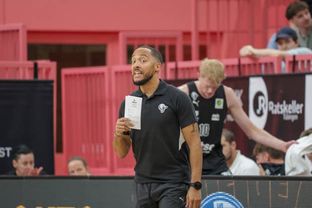 Tim Black, Nuremberg Falcons, Head Coach, GER, Tigers Tübingen vs. Nuremberg Falcons, Basketball, ProA, Matchday 3, 2026–2027 Season, October 4, 2026, GER, Tigers Tübingen vs. Nuremberg Falcons, Basketball, ProA, Matchday 3, 2026–2027 Season, October 4, 2026, Tigers Tübingen Copyright: xEibner-Pressefoto KirstenxJaegerx