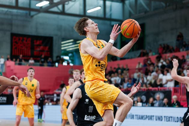 Aiden Warnholtz, Tigers Tübingen, 03, GER, Tigers Tübingen vs. Nuremberg Falcons, Basketball, ProA, Matchday 3, 2026–2027 Season, October 4, 2026, GER, Tigers Tübingen vs. Nuremberg Falcons, Basketball, ProA, Matchday 3, 2026–2027 Season, October 4, 2026, Tigers Tübingen Copyright: xEibner-Pressefoto KirstenxJaegerx