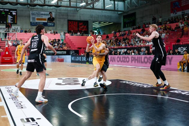 Julian Simon Hilt, Tübingen Tigers, 04, GER, Tübingen Tigers vs. Nuremberg Falcons, Basketball, ProA, Matchday 3, 2026–2027 Season, October 4, 2026, GER, Tigers Tübingen vs. Nuremberg Falcons, Basketball, ProA, Matchday 3, 2026–2027 Season, October 4, 2026, Tigers Tübingen Copyright: xEibner-Pressefoto KirstenxJaegerx