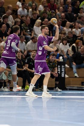 Pictured: David Kuntsch 97 of Hüttenberg throws the ball on October 4, 2026, HC Elbflorenz 2006 vs. TV 05 07 Hüttenberg, Handball Bundesliga 2, Matchday 6, Germany, Dresden, BallsportArena Dresden Copyright: HMBxMedia xEtiennexSchlick
