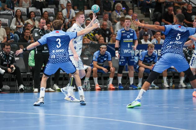 Niels Versteijnen of TBV Lemgo Lippe, 25, makes a pass. GER, TVB Stuttgart vs. TBV Lemgo Lippe, Handball, Opel Handball Bundesliga, Matchday 6, 2026–2027 season, October 4, 2026, GER, TVB Stuttgart vs. TBV Lemgo Lippe, Handball, Opel Handball Bundesliga, Matchday 6, 2026–2027 season, October 4, 2026, Stuttgart Copyright: xEibner-Pressefoto SoerenxHerwegx EP_SHG