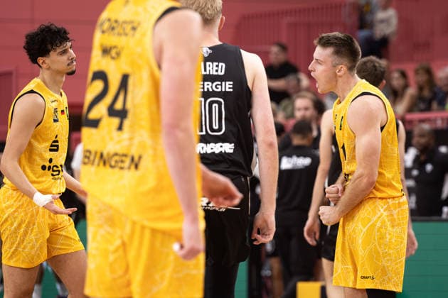 Tigers Tübingen vs. Nuremberg Falcons, Men s, 2nd Bundesliga, Barmer 2 Basketball Bundesliga, Pro A, Matchday 3, 2026–2027 Season, October 4, 2026: Isaac Haney (Tübingen Tigers), No. 11, shouts at Nico Santana Mojica (Tübingen Tigers), No. 10