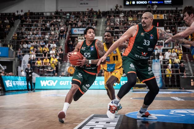 Eli Brooks of the VET CONCEPT Gladiators Trier, No. 55 (left), is being guarded by Darius Perry of the MHP RIESEN Ludwigsburg, No. 11 (right), along with Maik Zirbes of the VET CONCEPT Gladiators Trier, No. 33, and Thomas Rutherford of the MHP RIESEN Ludwigsburg, 42 GER, MHP Riesen Ludwigsburg vs. VET CONCEPT Gladiators Trier, Basketball Bundesliga, easycredit BBL, Matchday 4, 2026–2027 season, October 4, 2026 GER, MHP Riesen Ludwigsburg vs. VET CONCEPT Gladiators Trier, Basketball Bundesliga, easycredit BBL, Matchday 4, 2026–2027 season, October 4, 2026 Ludwigsburg Copyright: xSandyxDinkelackerx EP_SDR