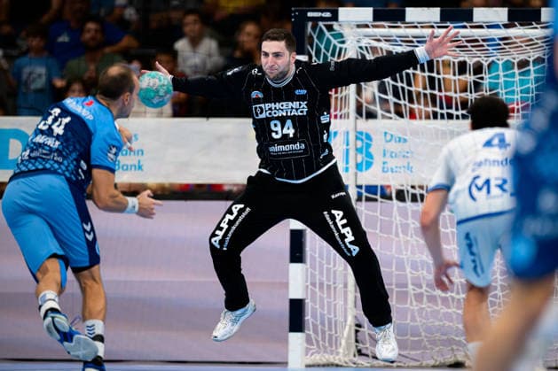 Stuttgart HBL 26 27 TVB Stuttgart TBV Lemgo (from left) Kai Häfner (Haefner) Stuttgart, goalkeeper Domenico Ebner TBV Lemgo Bittenfeld Porsche Arena Baden-Württemberg Germany