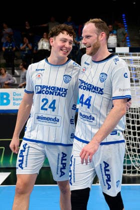 Stuttgart HBL 26 27 TVB Stuttgart TBV Lemgo (from left): Joel Willecke (TBV Lemgo), Lenny Rubin (TBV Lemgo), Bittenfeld Porsche Arena, Baden-Württemberg, Germany