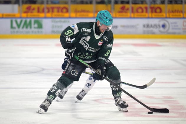 Mike Fischer, Bietigheim Steelers, 91 on the Puck: Bietigheim Steelers vs. EC Kassel Huskies, Ice Hockey, DEL 2, 6th Regular Season Game, 2026–2027 Season, October 4, 2026, Bietigheim Steelers vs. EC Kassel Huskies, Ice Hockey, DEL 2, 6th Regular Season Game, 2026–2027 Season, October 4, 2026, Bietigheim Copyright: xEibner-Pressefotox EP_TBR