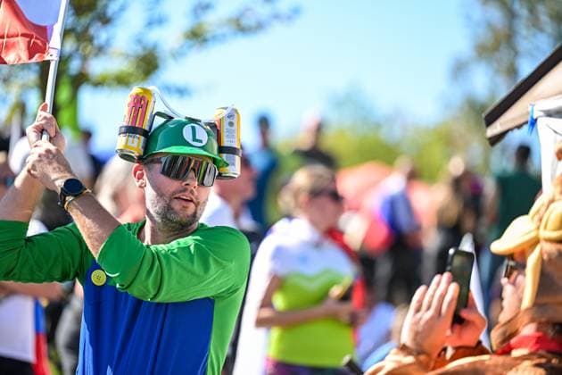 slovenian supporter pictured during the elite men Road Race race (196,2 km) at the cycling UEC Road European Championships, in Ljubljana, Slovenia Sunday 4 October 2026. The UEC Road European Championships are taking place from 02 to 07 October in Ljubljana, Slovenia. DAVIDxPINTENS  x188719256x