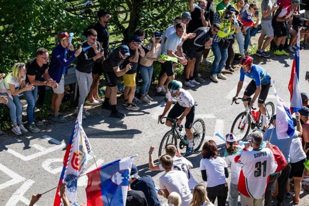Slovenia s Luka Mezgec and Sweden s Jakob Soderqvist are pictured in action during the elite men Road Race race (196,2 km) at the cycling UEC Road European Championships, in Ljubljana, Slovenia Sunday 4 October 2026. The UEC Road European Championships are taking place from 02 to 07 October in Ljubljana, Slovenia. DAVIDxPINTENS  x188719322x