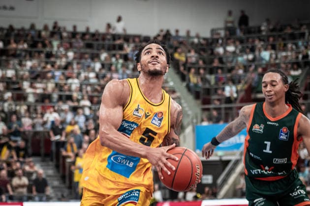 Ishmael Leggett of MHP RIESEN Ludwigsburg, No. 5, defeated Austin Crowley of VET CONCEPT Gladiators Trier, No. 1, in a game held in Germany: MHP Riesen Ludwigsburg vs. VET CONCEPT Gladiators Trier, Basketball Bundesliga, easycredit BBL, Matchday 4, 2026–2027 season, October 4, 2026, GER, MHP Riesen Ludwigsburg vs. VET CONCEPT Gladiators Trier, Basketball Bundesliga, easycredit BBL, Matchday 4, 2026–2027 season, October 4, 2026, Ludwigsburg Copyright: xSandyxDinkelackerx EP_SDR