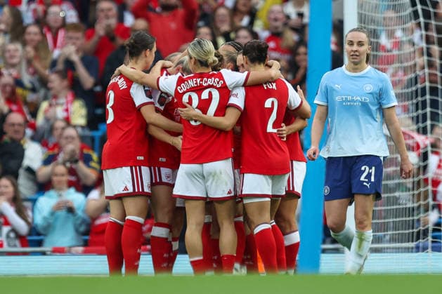 RECORD DATE NOT STATED 4th October 2026; Etihad Stadium, Manchester, England; Womens Super League Football, Manchester City versus Arsenal; Arsenal players celebrate after Alessia Russo of Arsenal scores in the 50th minute to make the score 1-2 AidanxHunter