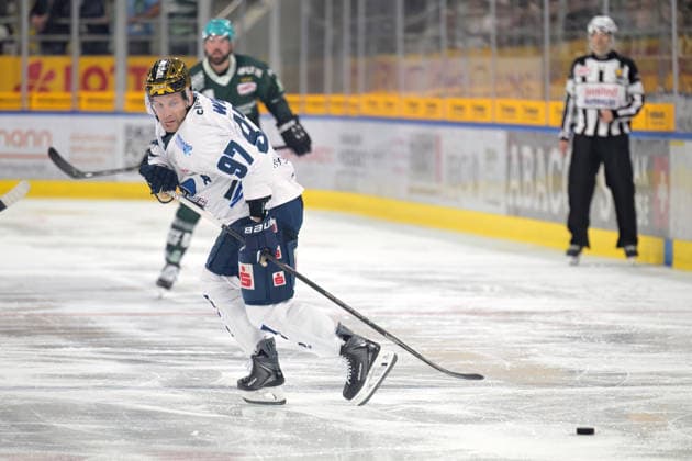 Matt White, EC Kassel Huskies, 97 on the Puck: Bietigheim Steelers vs. EC Kassel Huskies, Ice Hockey, DEL 2, Game 6 of the Regular Season, 2026–2027 Season, October 4, 2026, Bietigheim Steelers vs. EC Kassel Huskies, Ice Hockey, DEL 2, 6th Regular Season Game, 2026–2027 Season, October 4, 2026, Bietigheim Copyright: xEibner-Pressefotox EP_TBR