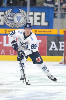 Johannes Huss, EC Kassel Huskies, 52 on the puck: Bietigheim Steelers vs. EC Kassel Huskies, ice hockey, DEL 2, 6th regular-season game, 2026–2027 season, October 4, 2026, Bietigheim Steelers vs. EC Kassel Huskies, Ice Hockey, DEL 2, 6th Regular Season Game, 2026–2027 Season, October 4, 2026, Bietigheim Copyright: xEibner-Pressefotox EP_TBR