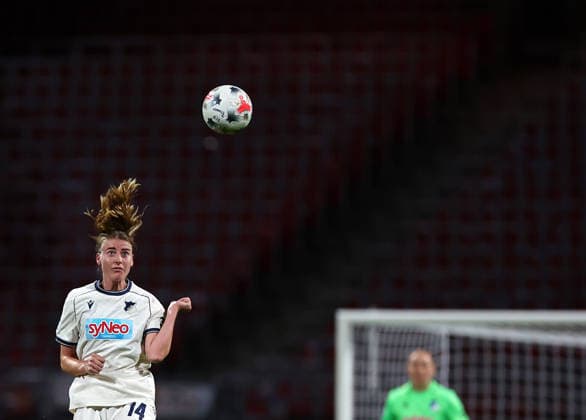 October 4, 2026, Nuremberg, Bayern, Germany: Doorn Lisa of Hoffenheim is seen with the ball during the Women German Bundesliga 2026 - 2027 football match between 1.FC Nurnberg and TSG Hoffenheim at Max Morlock Stadium in Nuremberg , Bayern , Germany . October 04th , 2026 Nuremberg Germany - ZUMAe140 20261004_zip_e140_060 Copyright: xDavidexEliasx