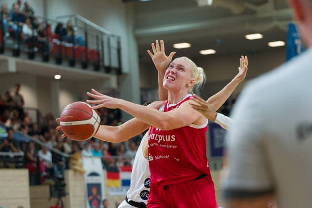 Marta Miscenko Lions, 13, assisted in the Lions vs. TK Hannover Luchse game, women s basketball, 1st Bundesliga, DBBL, Matchday 1 of the 2026–27 season, April 10, 2026, at the SWH Arena in Halle, Saxony-Anhalt, Germany