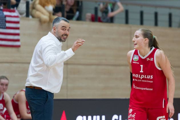 Timur Topal (Lions), Head Coach; Lee Volker (Lions), No. 1; Halfit (Lions) vs. TK Hannover Luchse, Women s Basketball, 1st Bundesliga, DBBL, Matchday 1 of the 2026–27 season, April 10, 2026, SWH Arena, Saxony-Anhalt, Germany