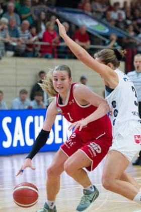 Lee Volker Lions, 1, Lovisa Hjern Luchse, 3, Halfit Lions vs. TK Hannover Luchse, Women s Basketball, 1st Bundesliga, DBBL, Matchday 1 of the 2026–27 season, April 10, 2026, SWH Arena, Saxony-Anhalt, Germany