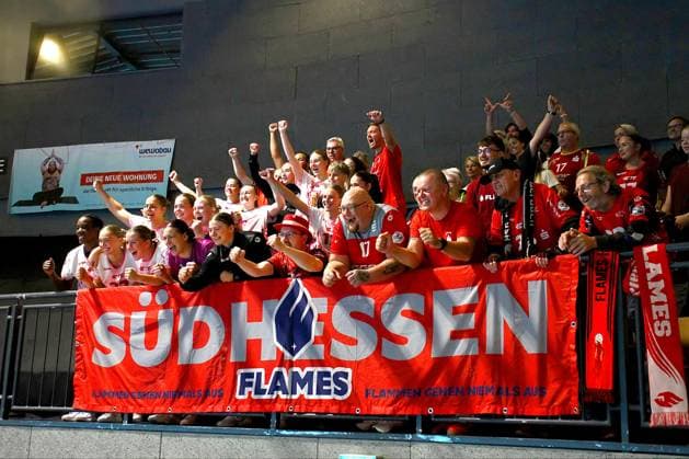 After the game, the Flames team thanked the fans who had traveled with them for their support. Women s Handball DHB Cup 2026–27: BSV Sachsen Zwickau vs. HSG Bensheim Auerbach Flames, 22–31, on October 4, 2026. BSV Sachsen Zwickau Flames