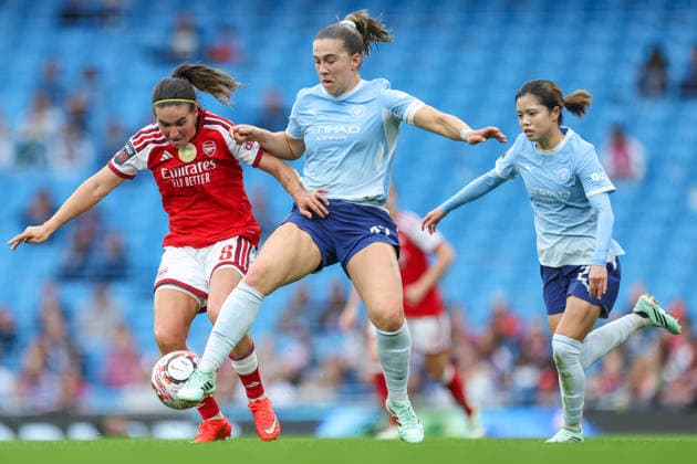 RECORD DATE NOT STATED 4th October 2026; Etihad Stadium, Manchester, England; Womens Super League Football, Manchester City versus Arsenal; Sam Coffey of Manchester City tackles Mariona Caldentey of Arsenal AidanxHunter