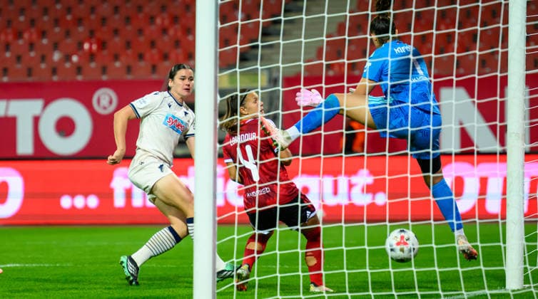 October 4, 2026 Soccer Season 2026–2027 1 Google Pixel Women s Bundesliga Matchday 6 1 FC Nürnberg (FCN) Club Women s Team TSG 1899 Hoffenheim Sports Photo by Zink xwoxzix Svenja Julia Fölmli 19, TSG Hoffenheim scores a goal on a shot to make it 1–1 against Alexsandra Lobanova 4, 1 FC Nuremberg (FCN) Lourdes Carmen Romero Grzondziel 1, 1 FC Nuremberg (FCN)