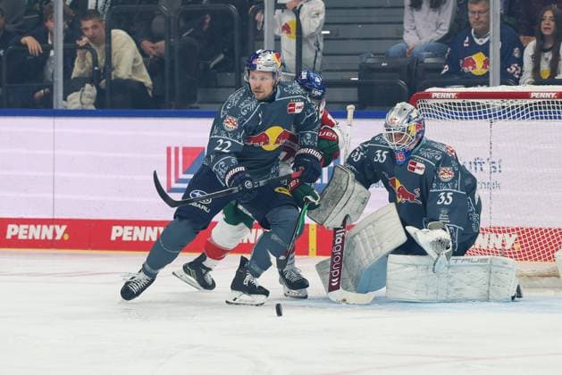 Ville Pokka 22, EHC Red Bull Munich; Mathias Niederberger 35, EHC Red Bull Munich; EHC Red Bull Munich vs. Augsburger Panther, Matchday 6, Ice Hockey, Penny DEL, October 3, 2026, Munich, Bavaria, Germany Copyright: xkolbert-press ChristianxKolbertx